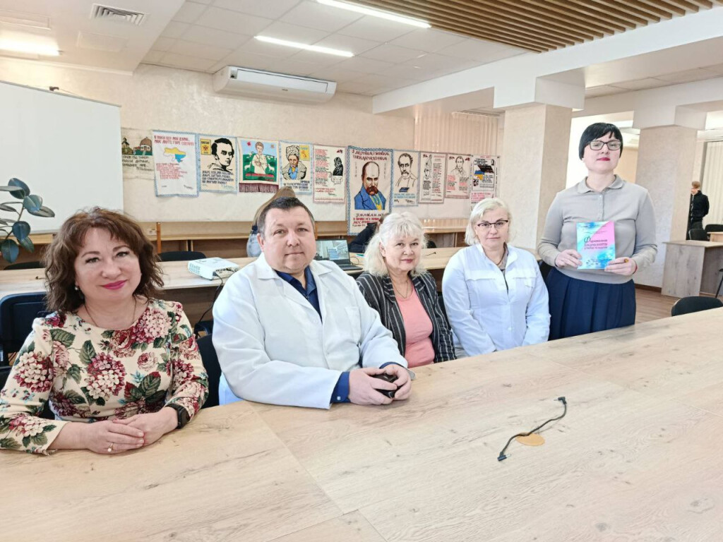 У скарбничку бібліотеки університету