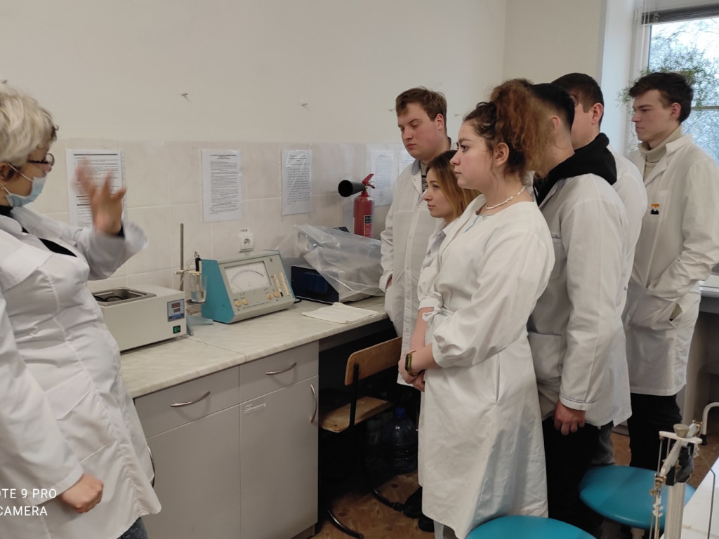 У науковій лабораторії кафедри