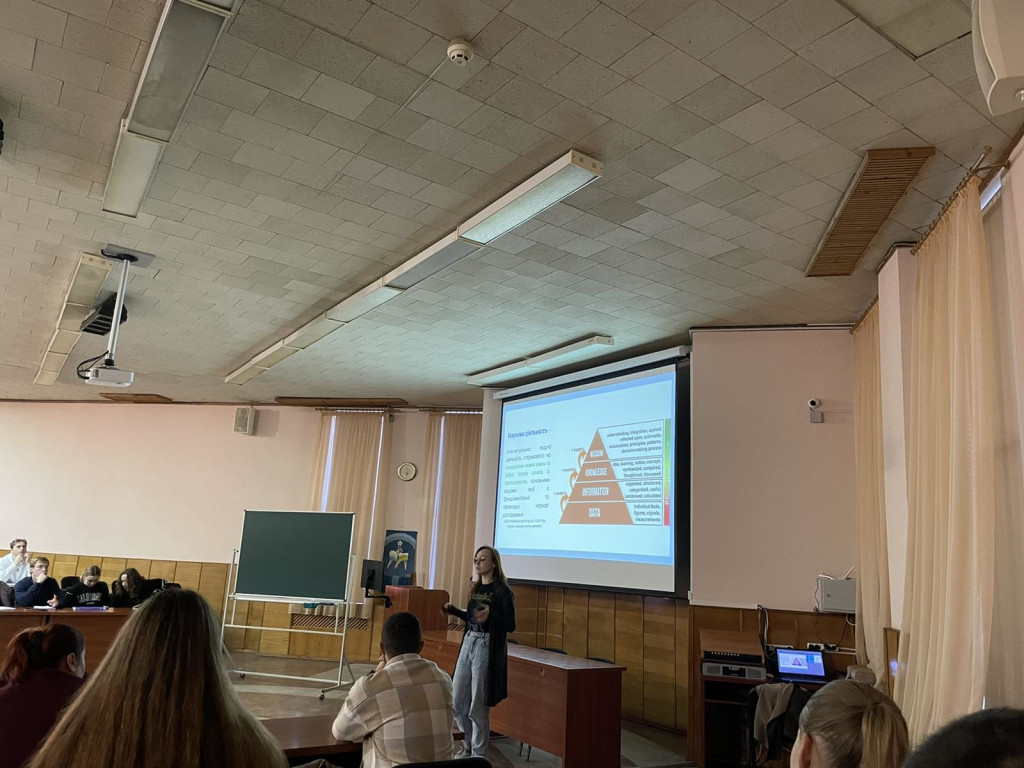 Школа молодого науковця