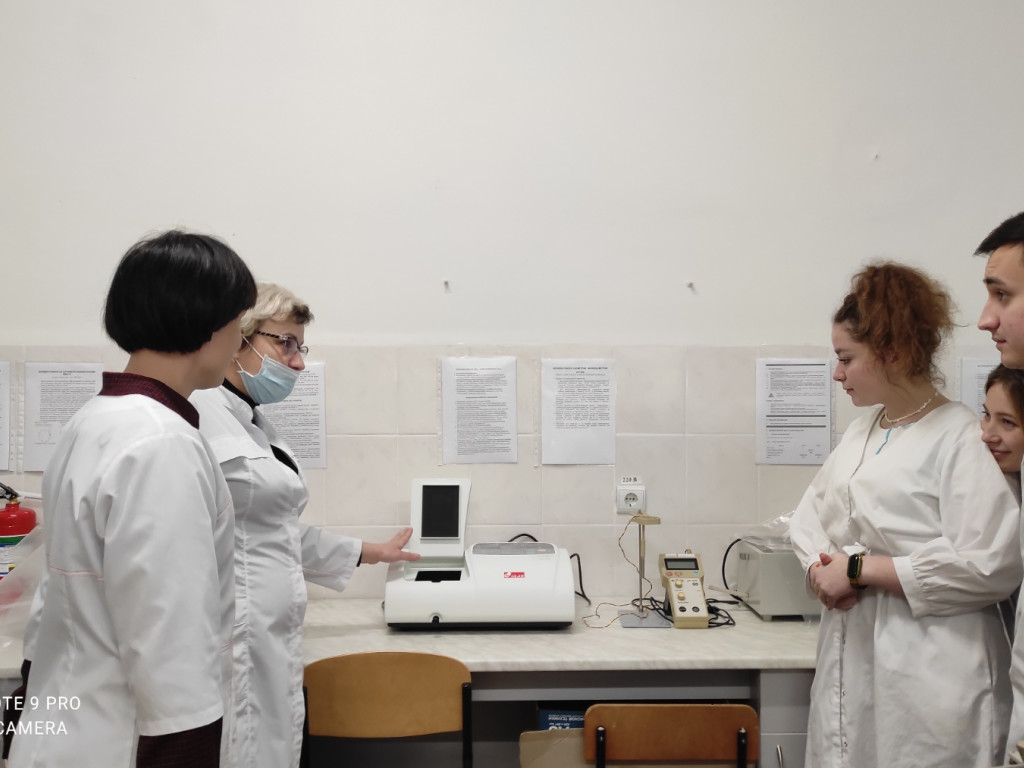 У науковій лабораторії кафедри