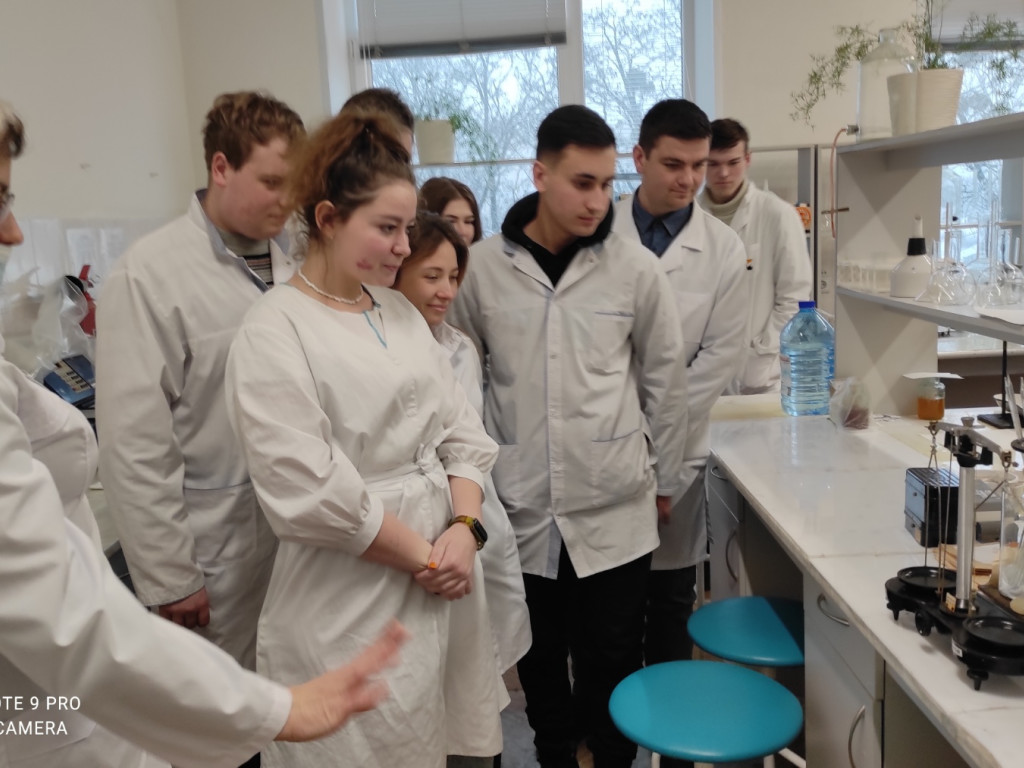 У науковій лабораторії кафедри