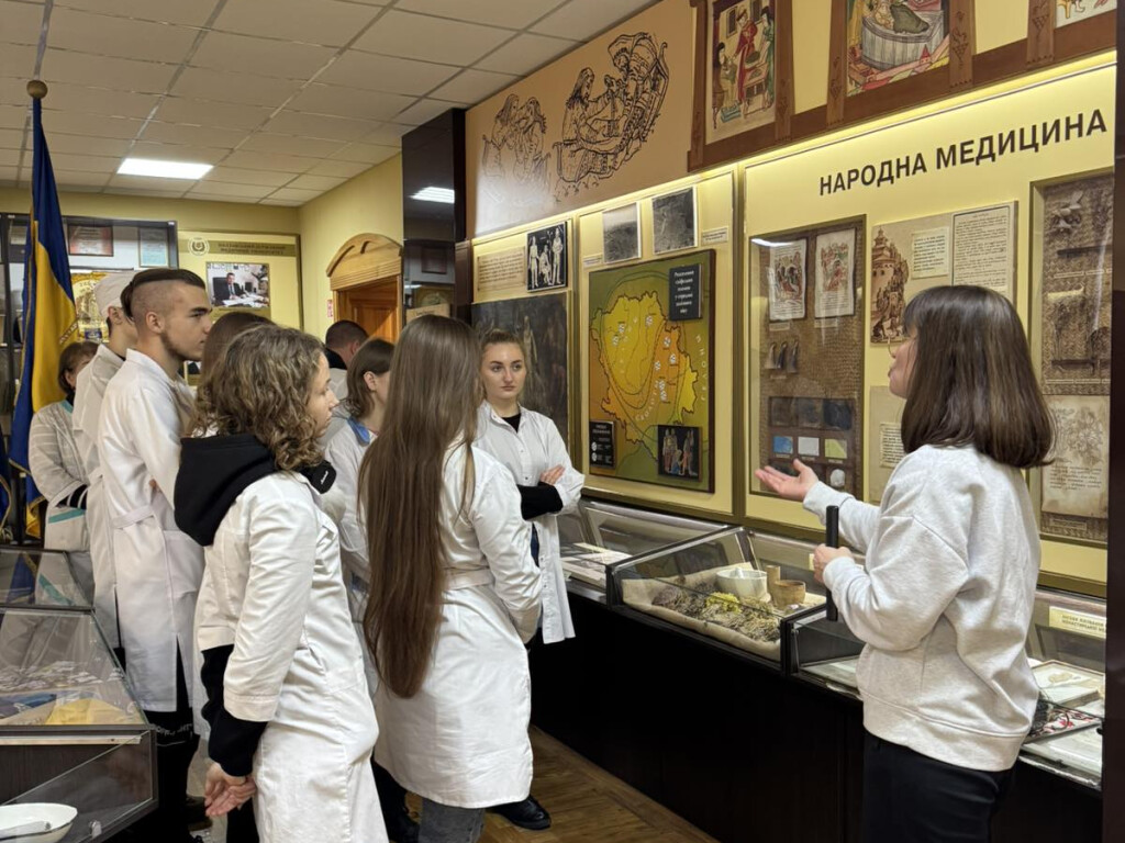 Виховна година в народному музею історії ПДМУ