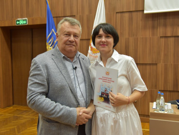 Вітаємо викладачів кафедри з відзнаками